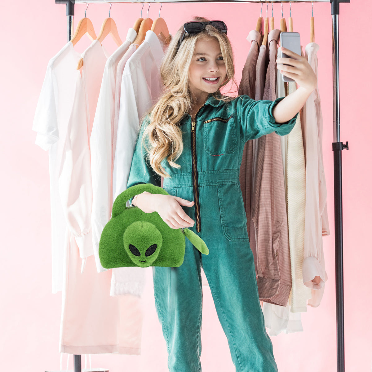 SUPER-SOFT PLUSH HAND BAG - ALIEN