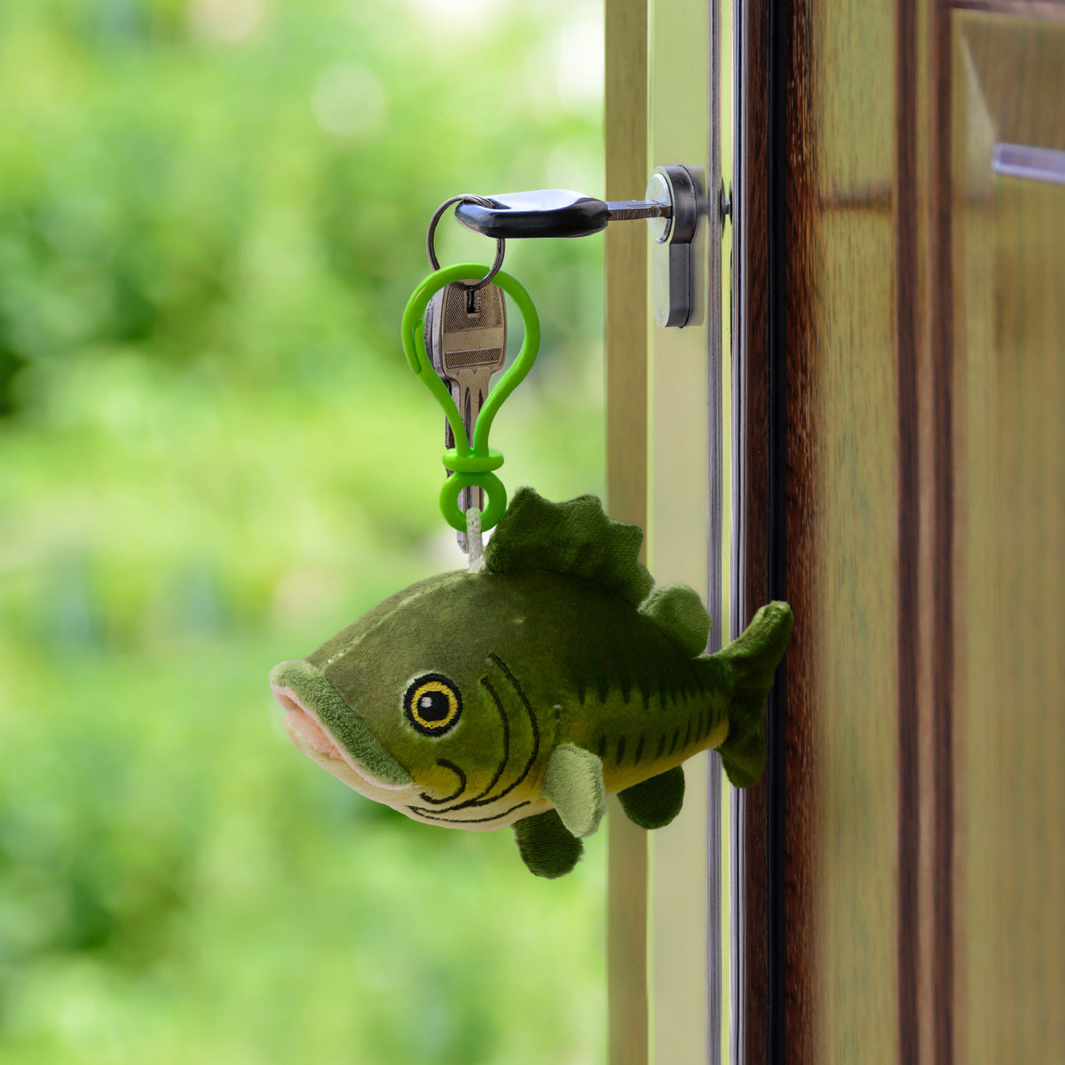 PLUSH WITH CLIP - BASS FISH