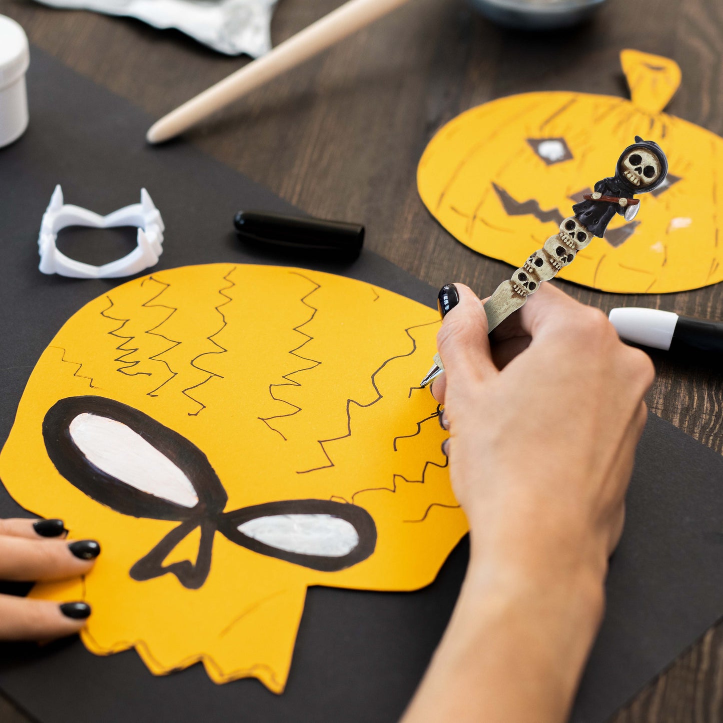PLANET PEN - SPOOKY - SKULL MONSTER