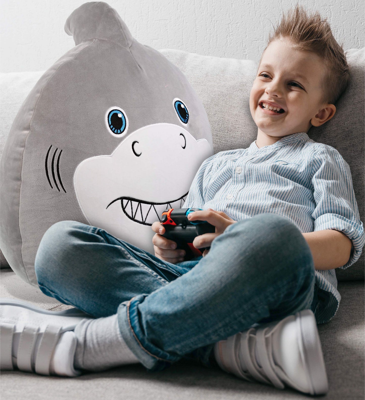 SNUG-MOOSHIES PLUSH - SHARK 17"