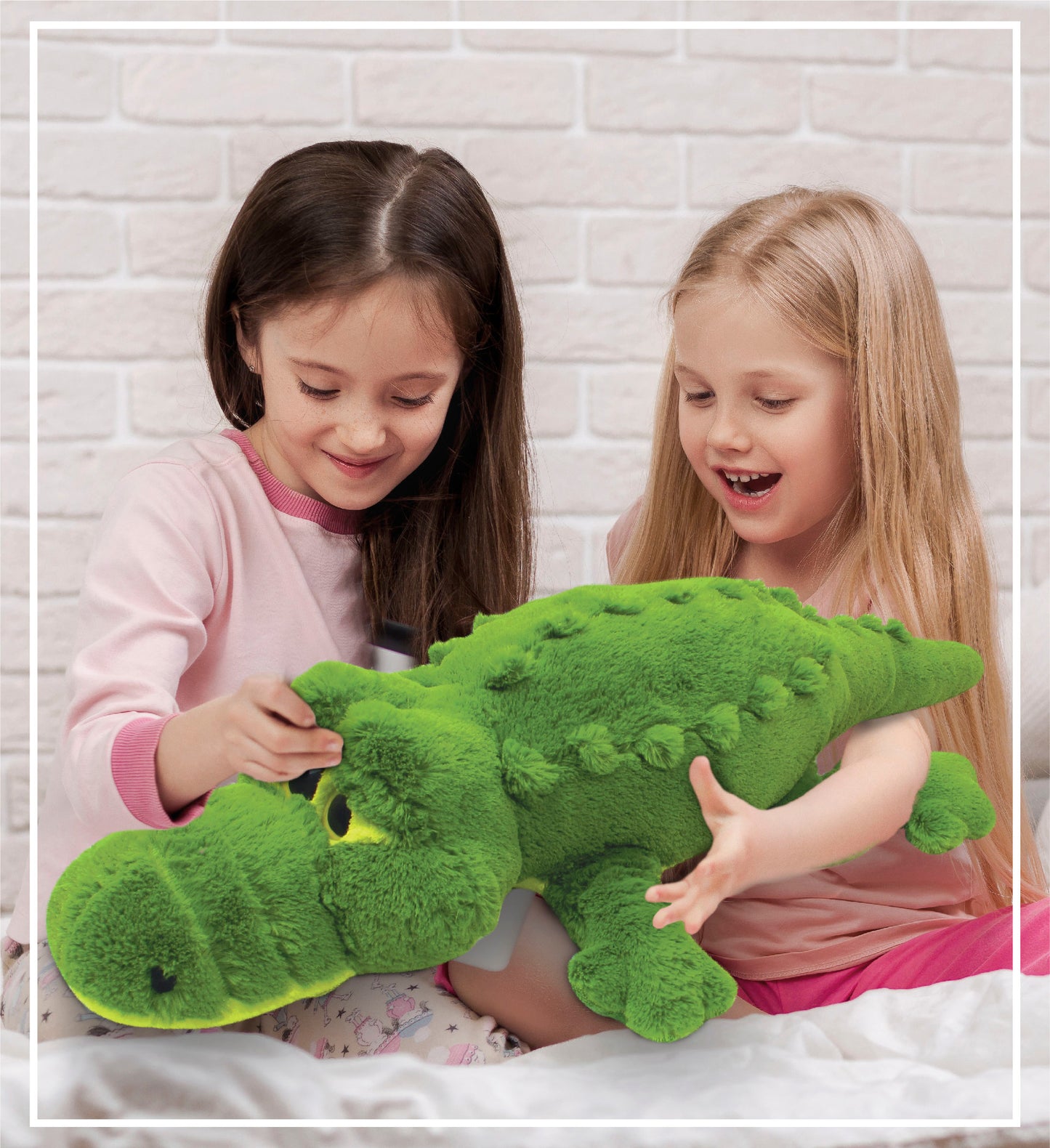 STYLISH PLUSH PILLOW - XL ALLIGATOR