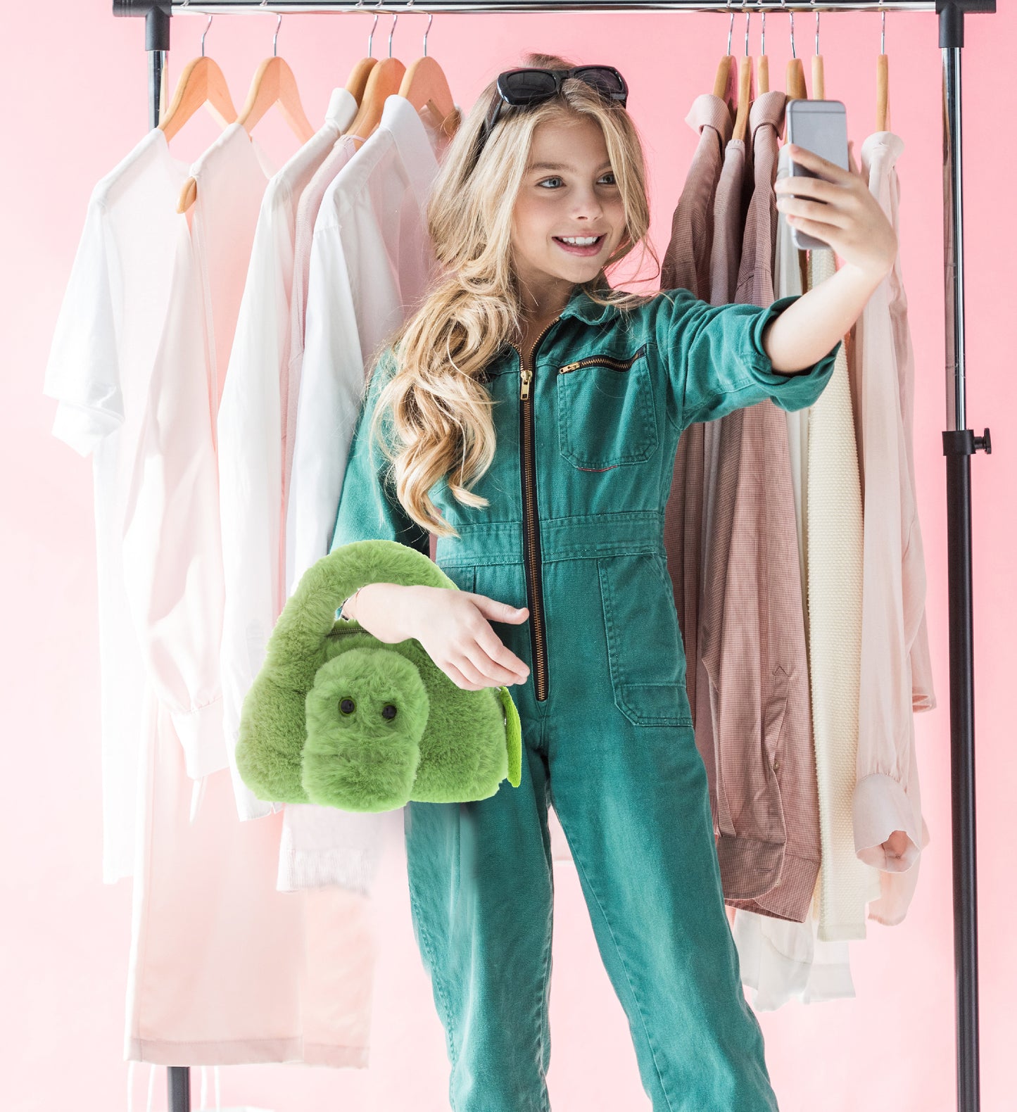 SUPER-SOFT PLUSH HAND BAG - ALLIGATOR