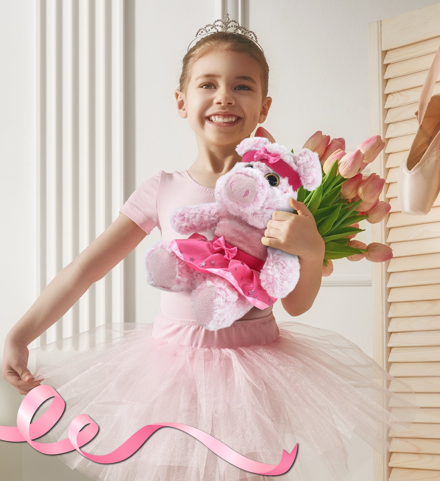 SUPER-SOFT PLUSH - SITTING PIG Ballerina