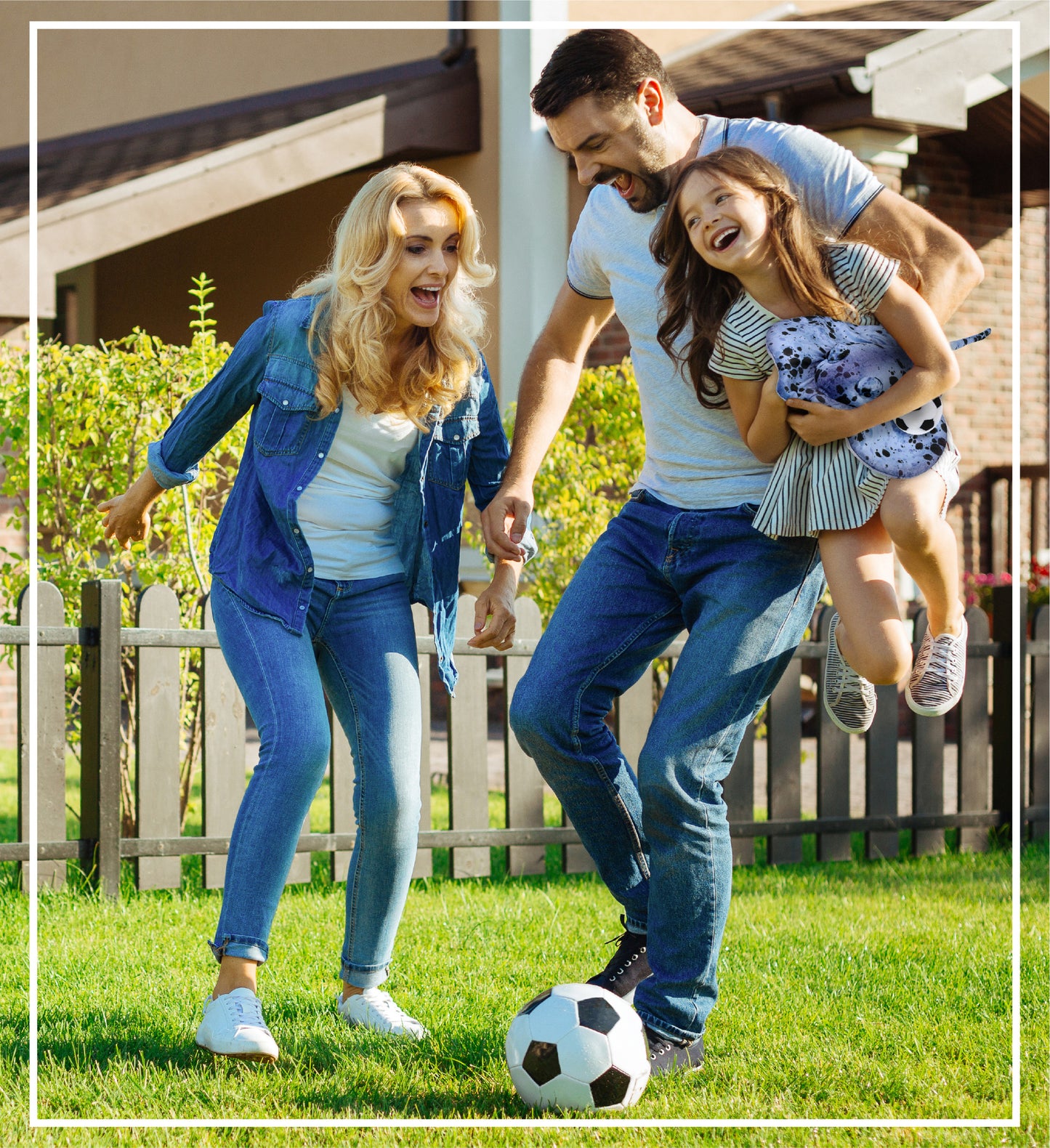 WILD COLLECTION PLUSH - BLUE RAY 20" WITH SOCCER PLUSH