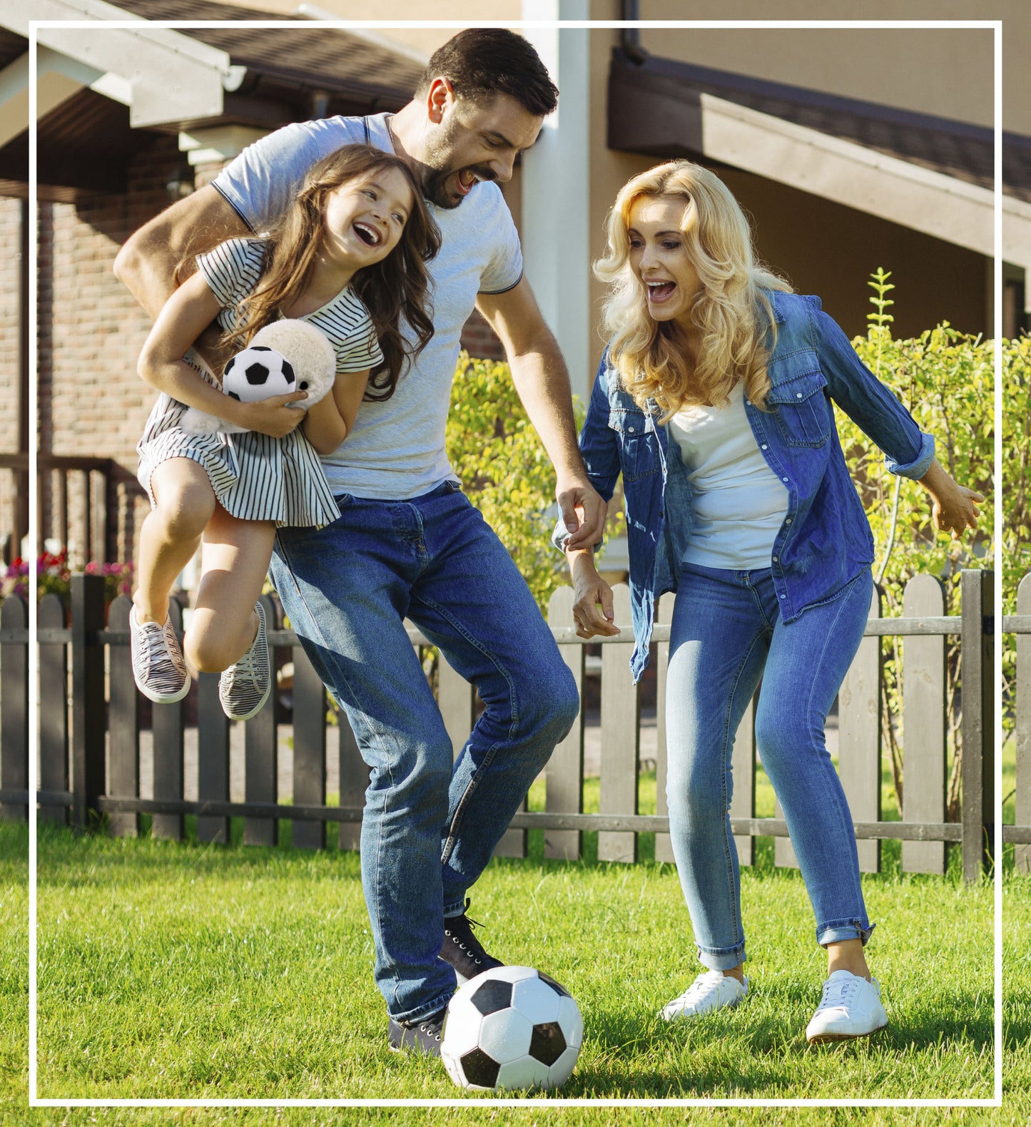 SUPER-SOFT PLUSH - WHITE WHALE SMALL 7" WITH SOCCER PLUSH