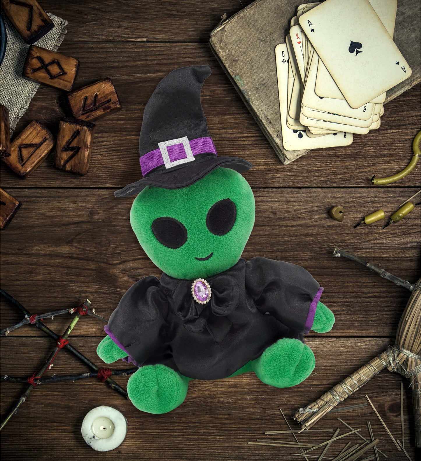 6" PLUSH - ALIEN WITH WITCH DRESS UP